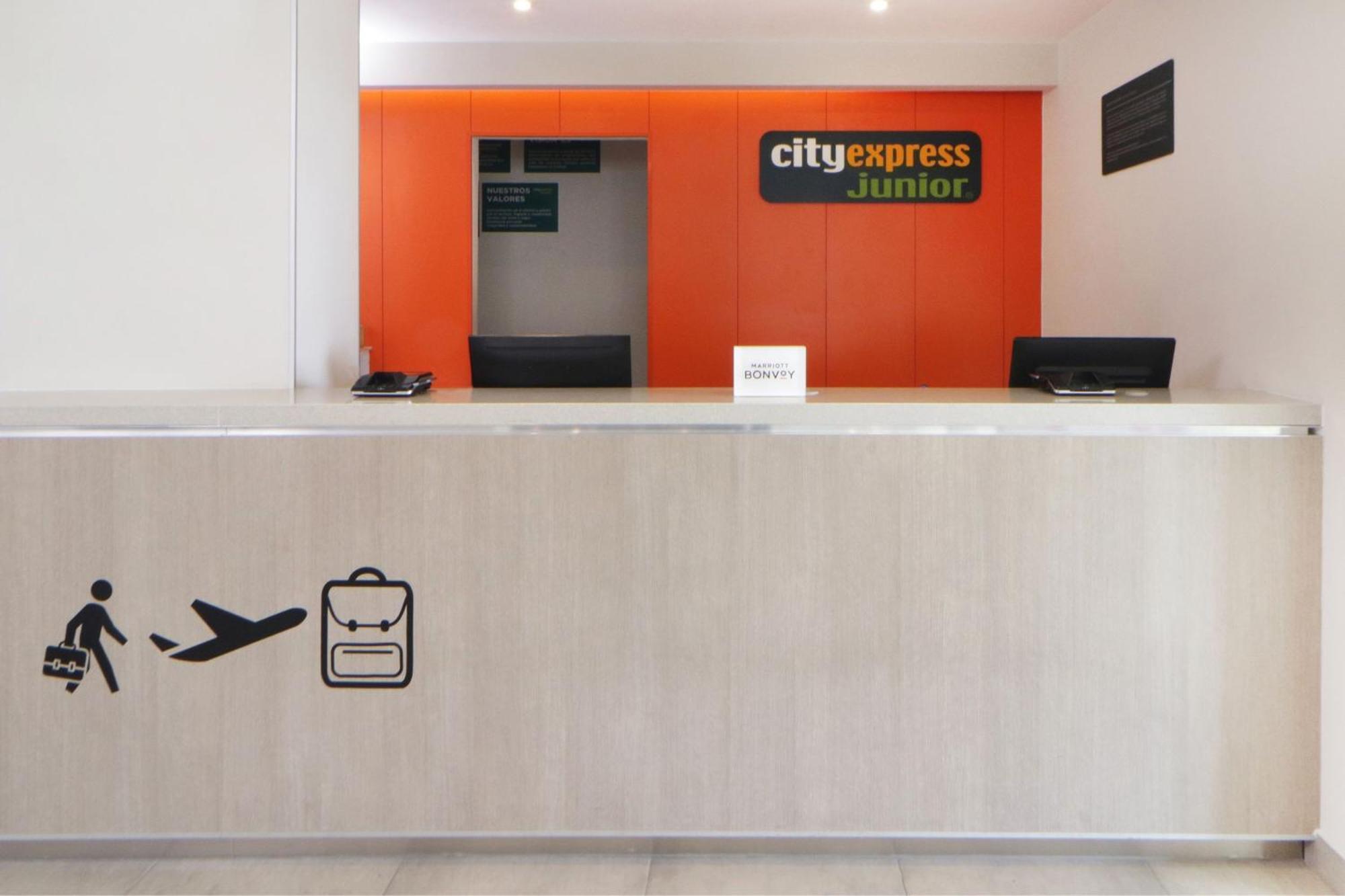 Hotel Express Junior By Marriott Otay 3*